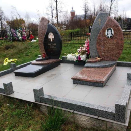 Памятник из гранита красный 3