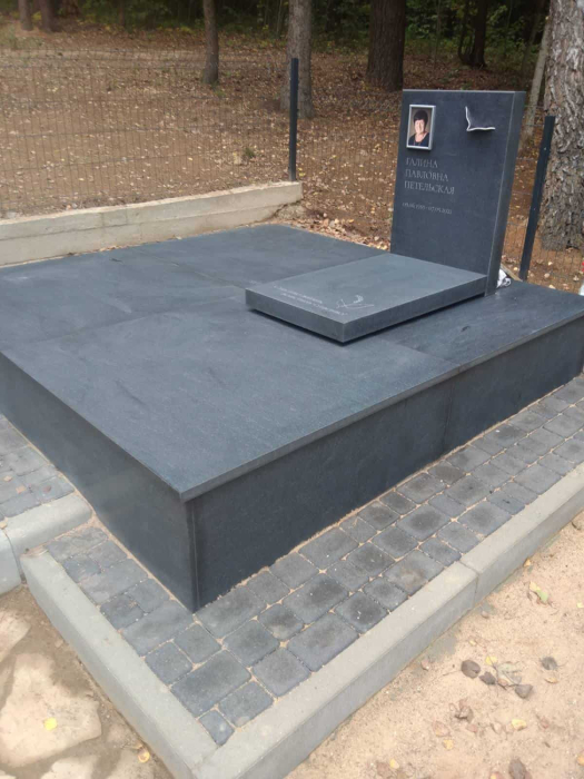 Памятник матовый