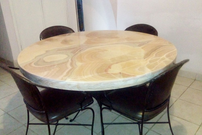 Столешница из оникса Viola