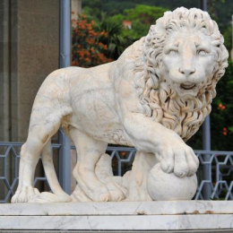 Скульптура из мрамора Leo