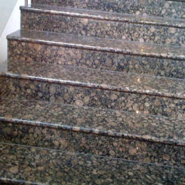Лестница из гранита Kelly
