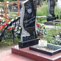 Памятник из гранита черный