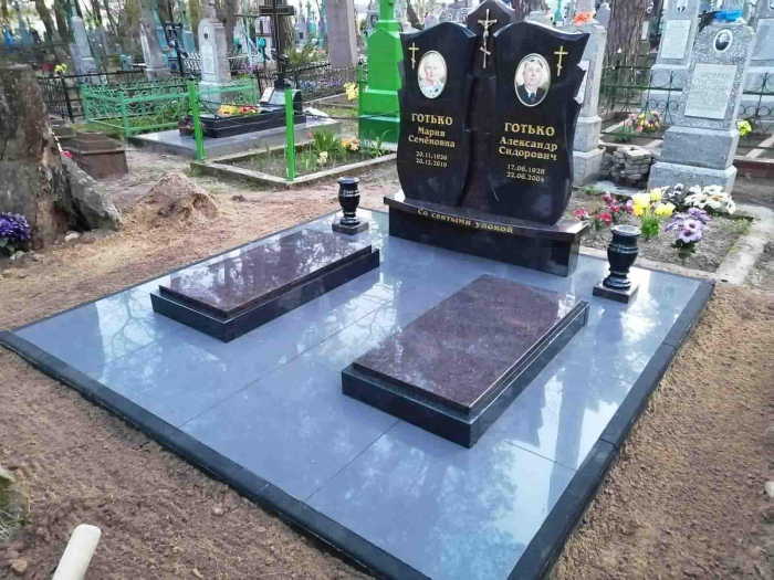 Двойной памятник 1