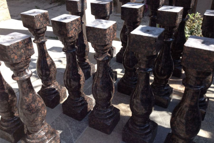 Балясины из гранита Vivien