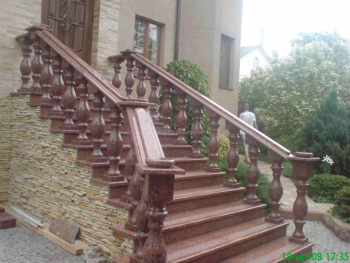 Балясины из гранита Iren