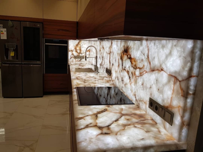 Столешница из оникса Katrise