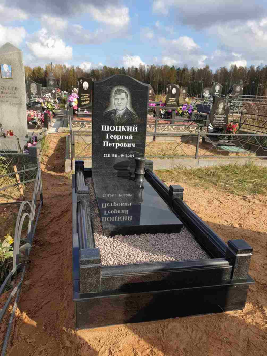 Одиночный памятник Коммандир