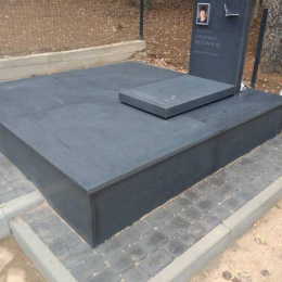 Памятник матовый