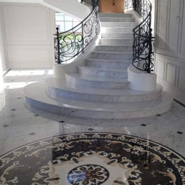 Лестница из мрамора Mira