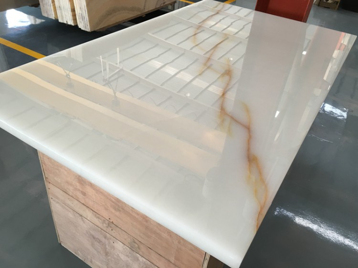 Столешница из оникса Lika