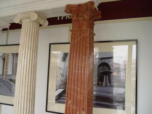 Колонна из гранита Viola