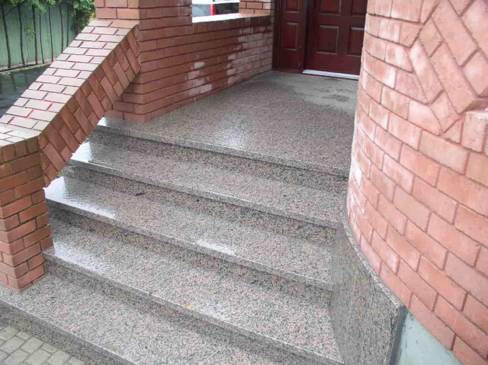 Лестница из гранита Inessa