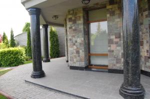 Колонна из гранита Sera