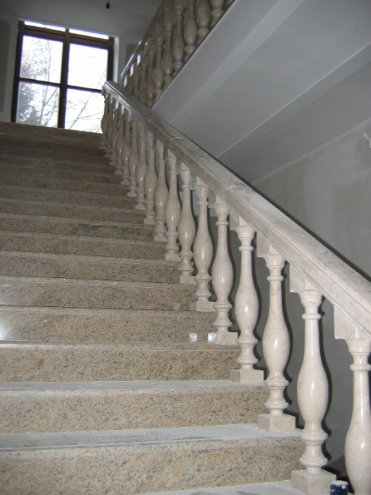 Лестница из гранита Jen