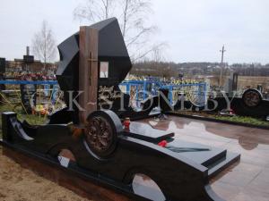 Памятник из мрамора черный