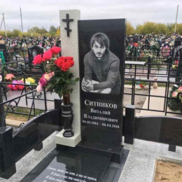 Памятник из гранита черный 8