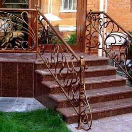 Входные группы из гранита Revana