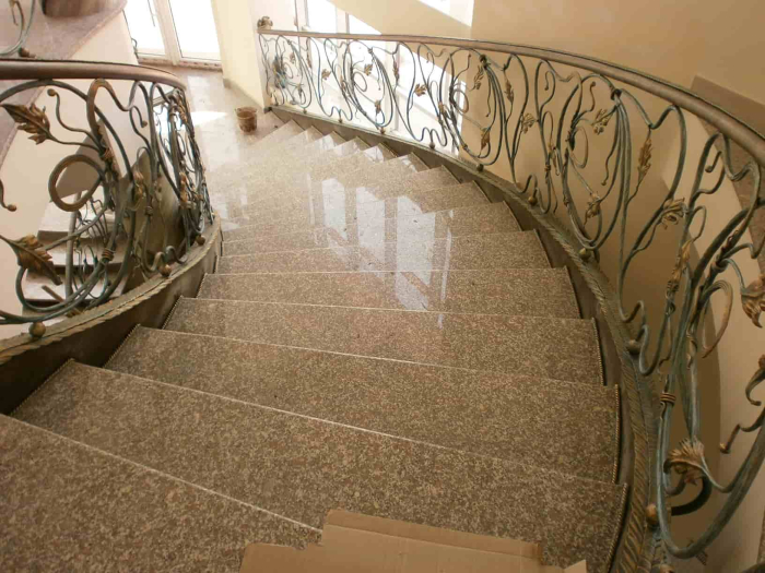 Лестница из гранита Mirna