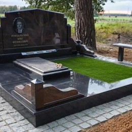 Памятник из гранита черный 6